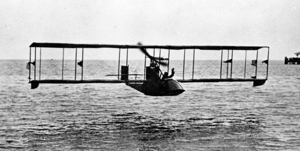 Tony Jannus's first scheduled airline flight, January 1, 1914